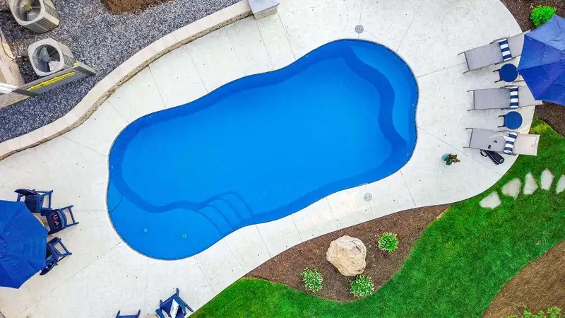 Fiberglass Pool With Tanning Ledge
